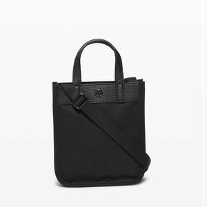 LULULEMON | Black Now and Always Tote *Micro